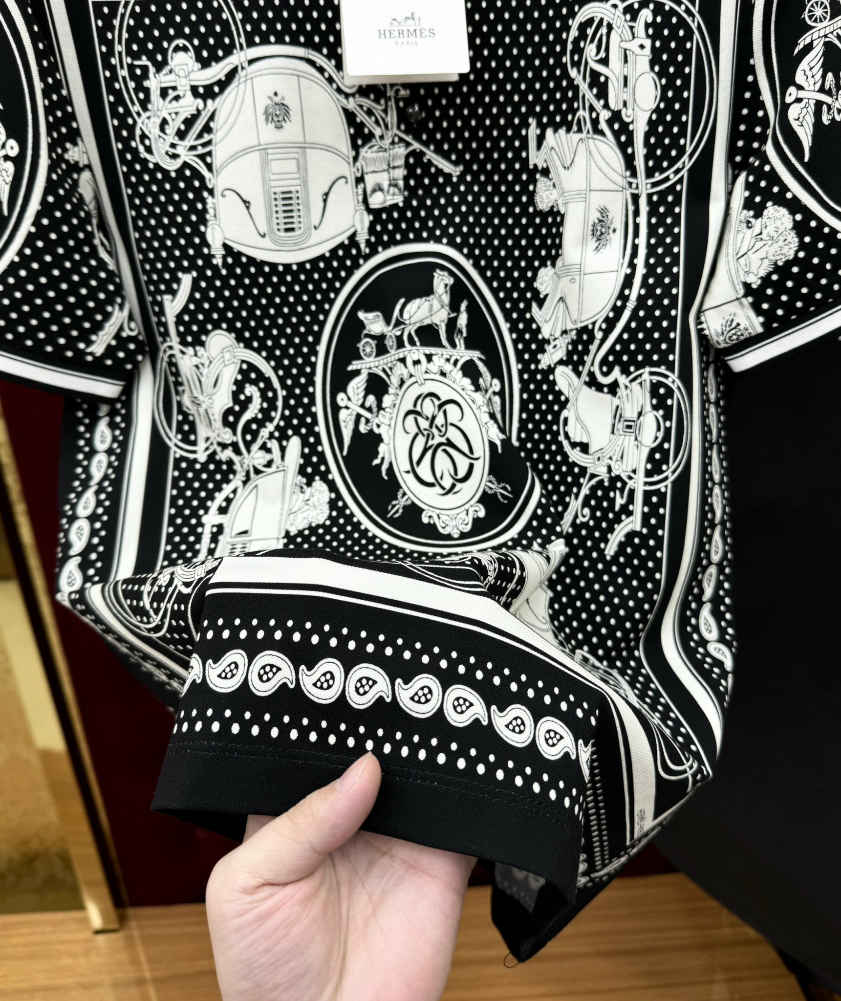 Áo polo Hermes HM Đen họa tiết chấm bi Trắng Like Auth 1-1 on web CD